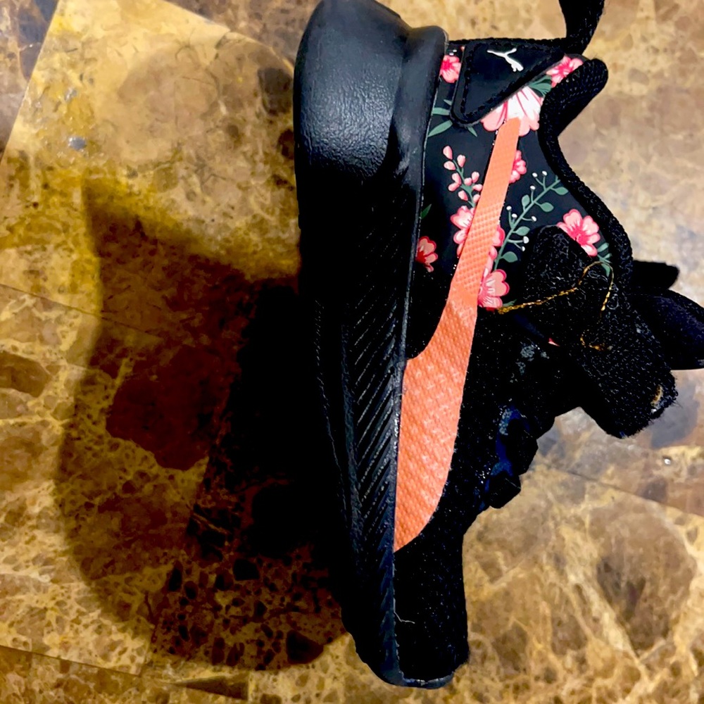 Baby puma sneakers girl very cute size 3 baby